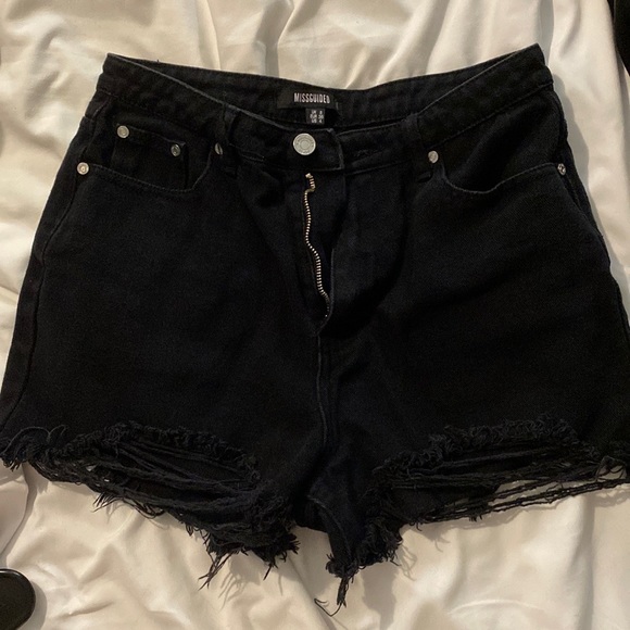 BLACK JEAN SHORTS - Picture 2 of 4